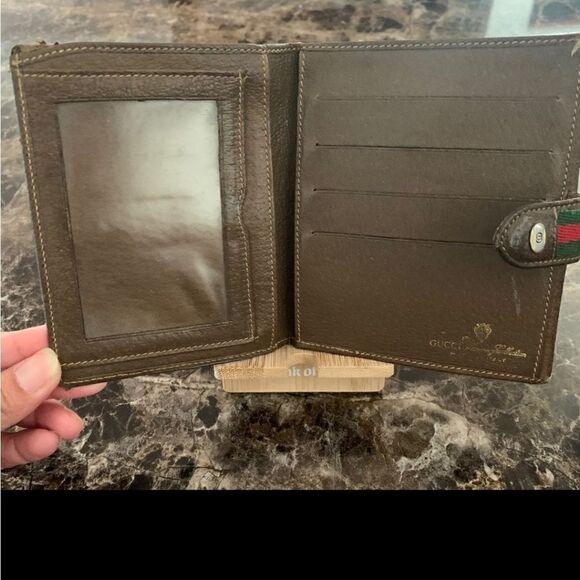 AUTHENTIC VINTAGE GUCCI SMALL BIFOLD WALLET - Picture 6 of 12